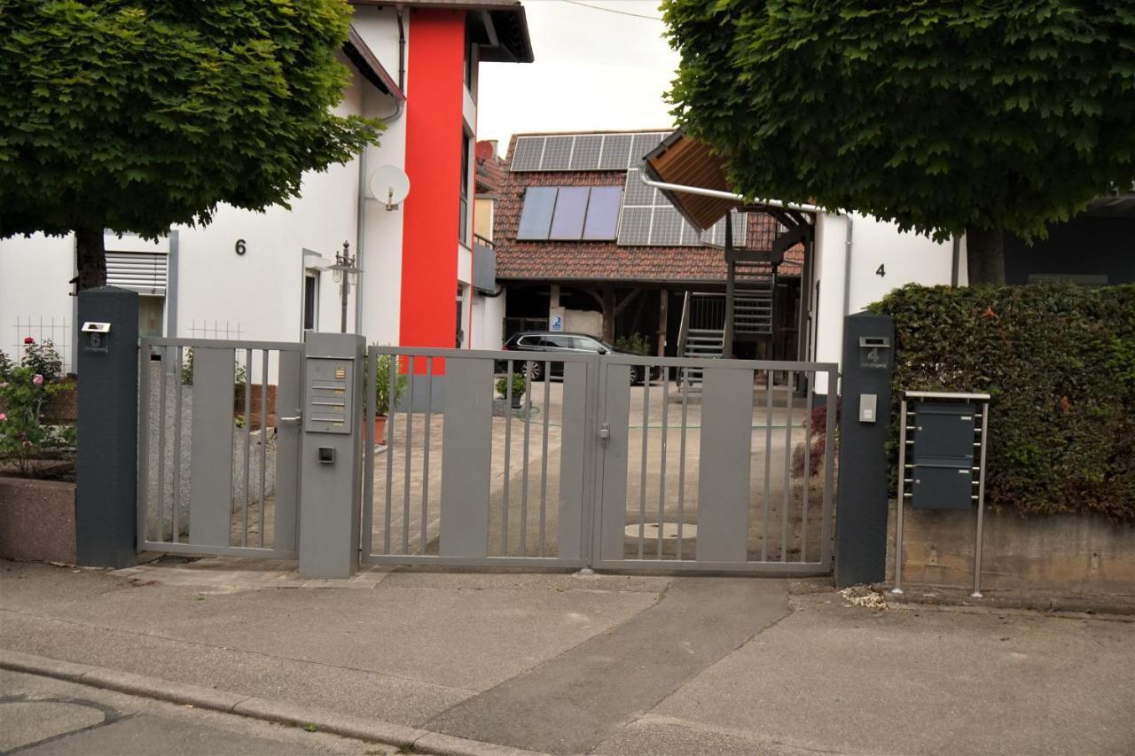 Galerie-Wohnung I Sanierter Pferdestall I Europapark I Boxspring I Nespresso Kippenheim Exteriér fotografie